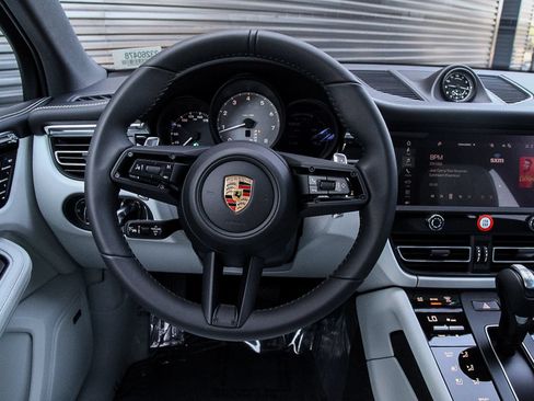 Certified 2023 Porsche Macan Turbo AWD/4WD image 11