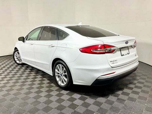 Used 2020 Ford Fusion SE image 10