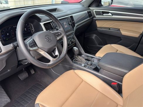 Used 2023 Volkswagen Atlas Cross Sport SE w/ Panoramic Sunroof Package image 10