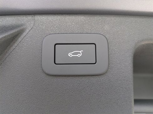 New 2025 Land Rover Discovery Sport Dynamic SE image 14