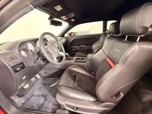 Used 2009 Dodge Challenger SRT8 w/ SRT Option Group II RWD image 21