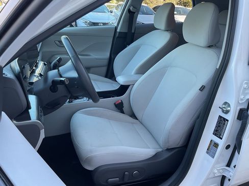 Used 2025 Hyundai Kona SEL image 14