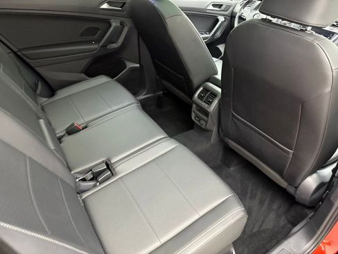 Used 2019 Volkswagen Tiguan SE w/ Panoramic Sunroof Package image 25