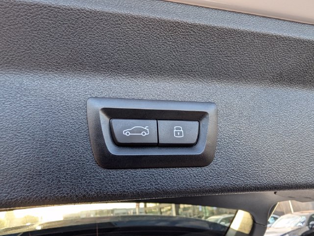Used 2024 BMW X3 sDrive30i w/ Premium Package RWD image 11