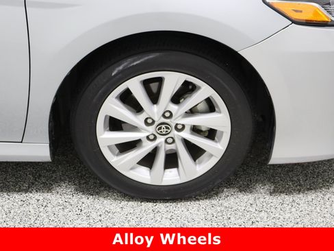 Used 2024 Toyota Camry LE image 5