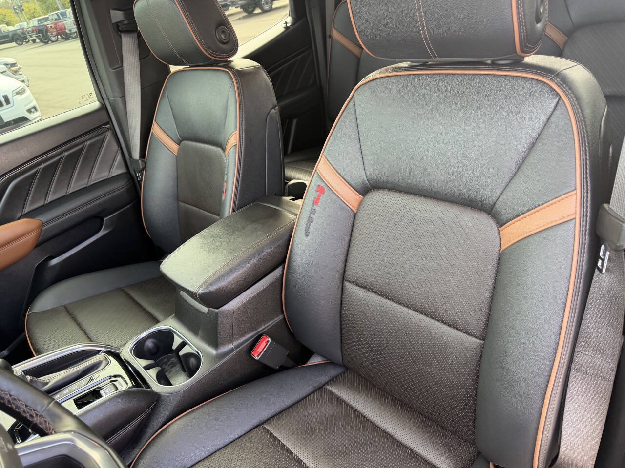 Used 2024 GMC Canyon AT4 w/ AT4 Premium Package AWD/4WD image 32