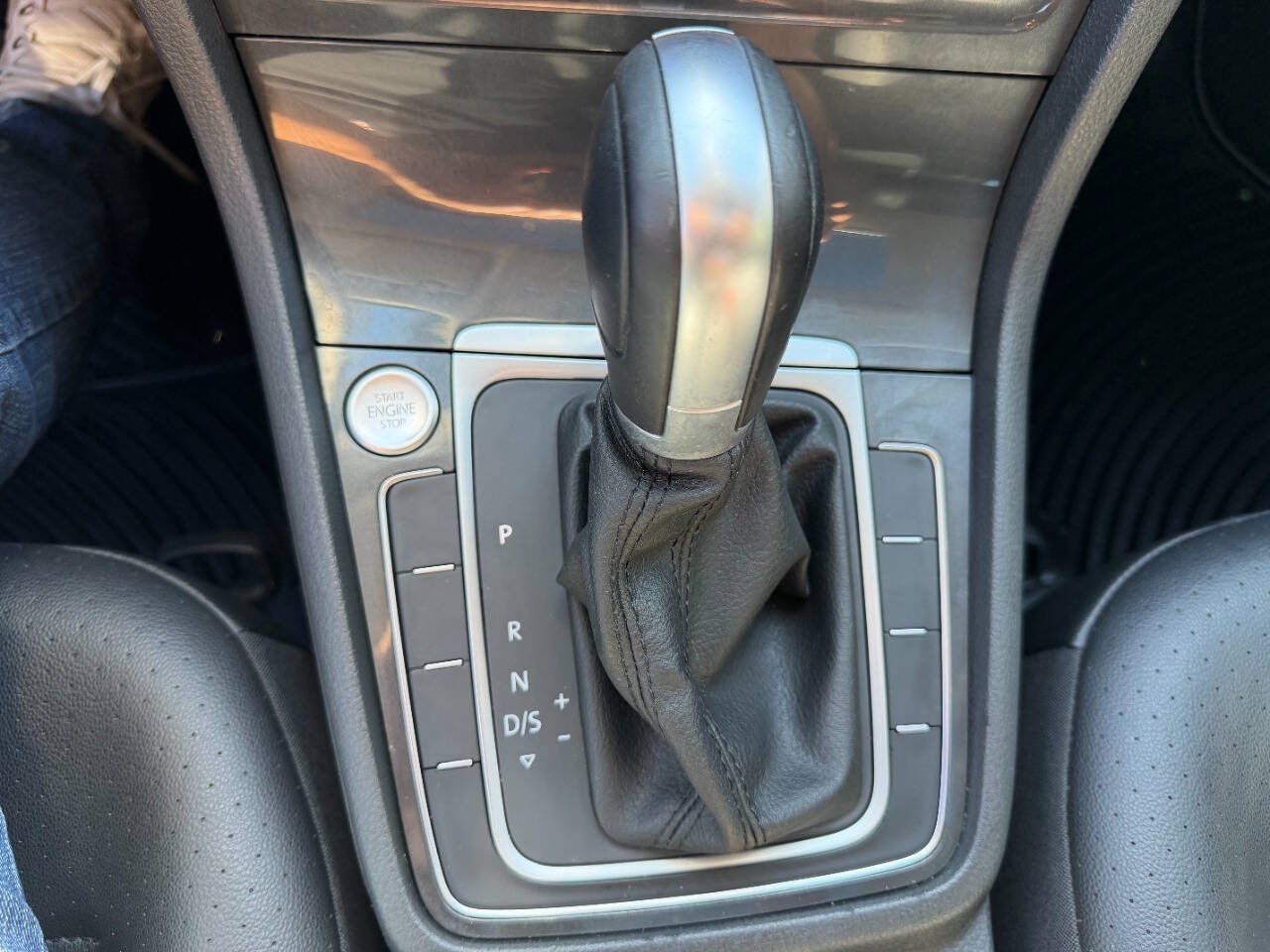 Used 2018 Volkswagen Golf SE FWD image 35