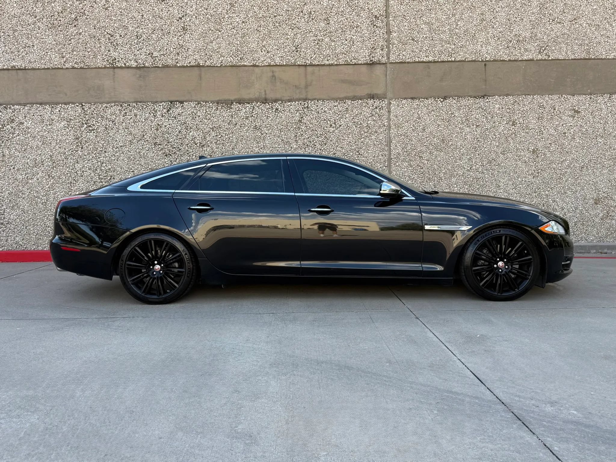 Used 2015 Jaguar XJ L Portfolio RWD image 6
