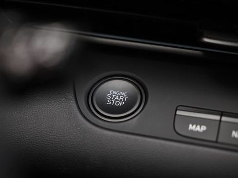 New 2025 Hyundai Elantra SEL image 14