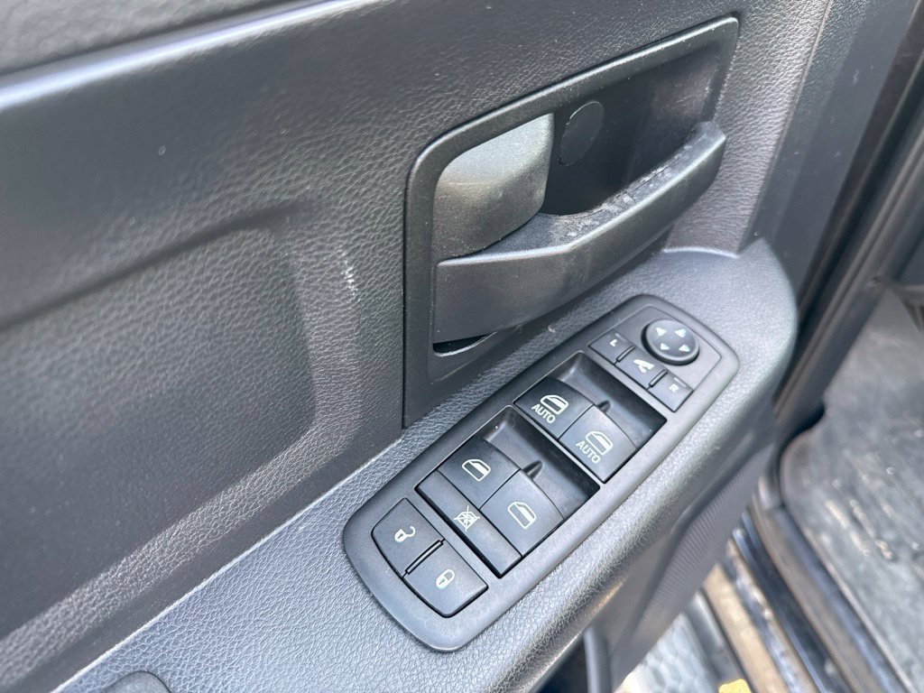 Used 2015 RAM 1500 Express AWD/4WD image 12