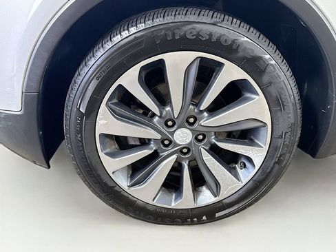 Used 2020 Buick Encore Essence FWD image 37