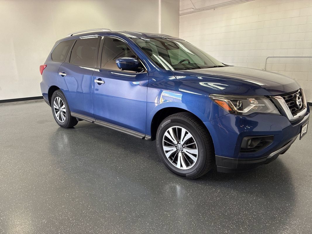 Used 2020 Nissan Pathfinder SL AWD/4WD image 2