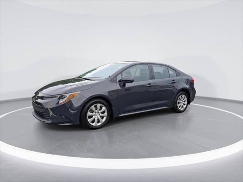 Used 2023 Toyota Corolla LE FWD image 5