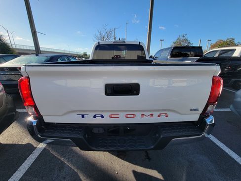 Used 2020 Toyota Tacoma SR5 image 5