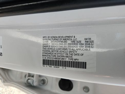 Used 2025 Honda Pilot Elite image 33