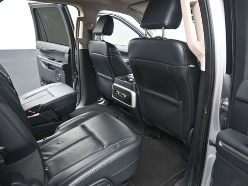Used 2024 Ford Expedition Max XLT RWD image 12