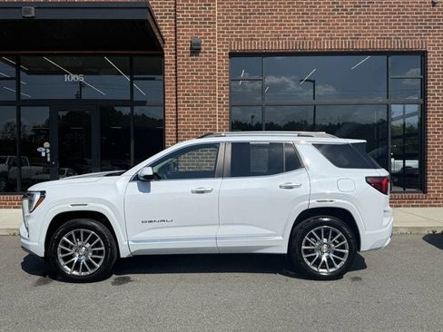 Used 2026 GMC Terrain Denali AWD/4WD image 3