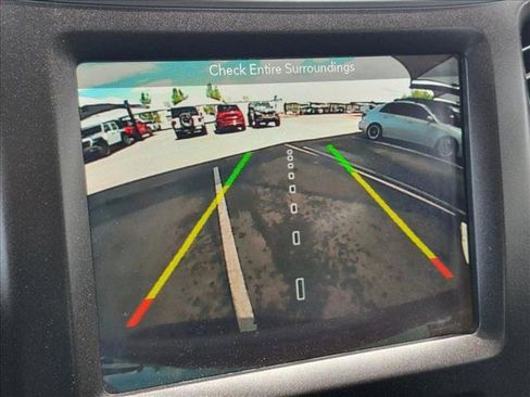 Used 2019 Jeep Cherokee Trailhawk AWD/4WD image 14