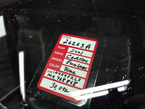 Used 2021 Cadillac Escalade Sport w/ Driver Assist Tech Package AWD/4WD image 43