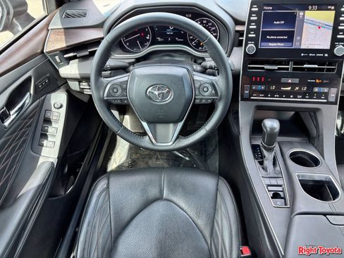Used 2021 Toyota Avalon Limited FWD image 16
