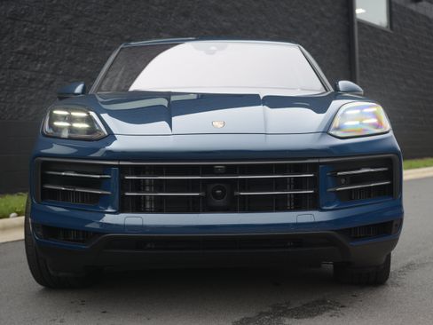 Certified 2025 Porsche Cayenne S AWD/4WD image 10