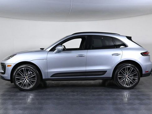 Certified 2026 Porsche Macan AWD/4WD image 2