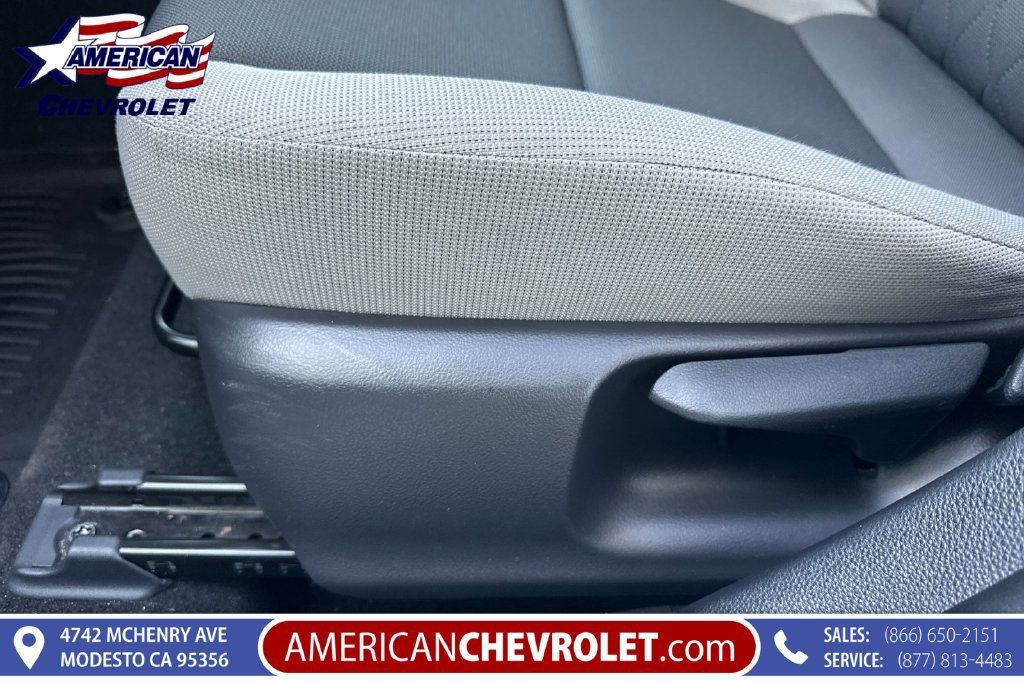 Used 2025 Toyota Corolla LE FWD image 14