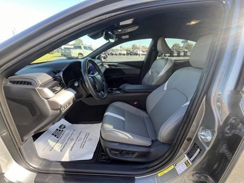 Used 2025 Toyota Camry XSE image 11