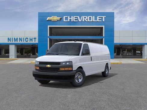New 2025 Chevrolet Express 3500 Work Van w/ Driver Convenience Package image 8