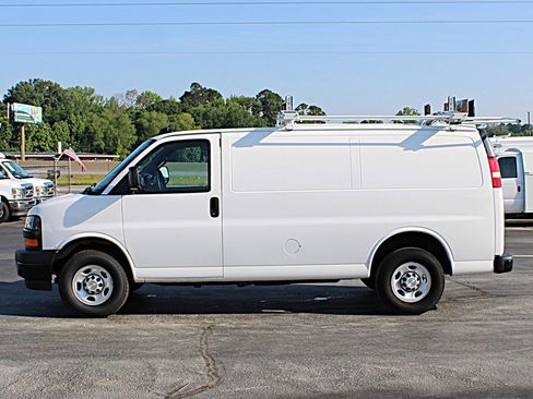 Used 2024 Chevrolet Express 2500 w/ Driver Convenience Package RWD image 6