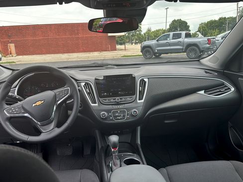 Used 2023 Chevrolet Malibu RS w/ LPO, Floor Liner Package FWD image 14