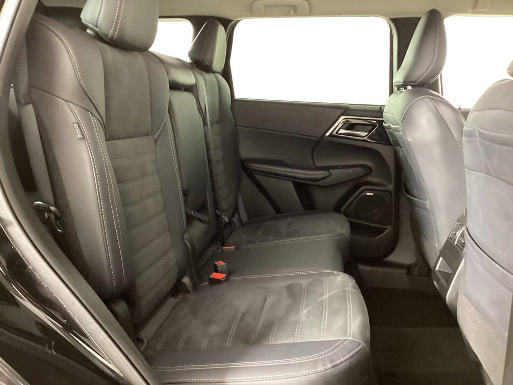 Used 2025 Mitsubishi Outlander SE AWD/4WD image 26