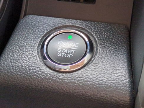 Certified 2022 Ford F250 Lariat w/ Tremor Off-Road Package image 29