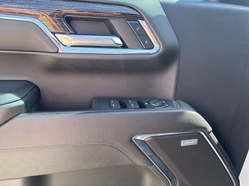 Used 2024 GMC Sierra 1500 Elevation w/ Preferred Package image 8