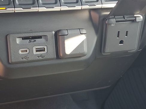 Used 2020 Chevrolet Silverado 1500 LT w/ All-Star Edition image 31