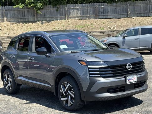 New 2026 Nissan Kicks SV FWD image 2