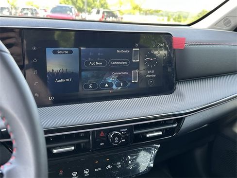 New 2025 Nissan Kicks SR image 22