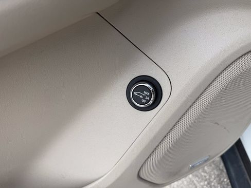 Used 2017 GMC Acadia Denali w/ Technology Package AWD/4WD image 12