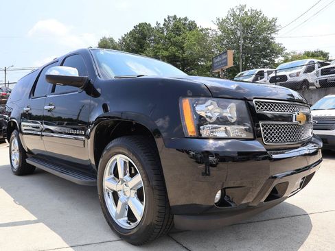 Used 2012 Chevrolet Suburban LTZ RWD image 9