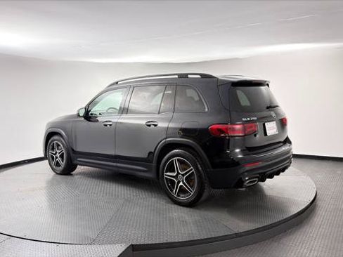 Used 2021 Mercedes-Benz GLB 250 4MATIC w/ AMG Line image 6