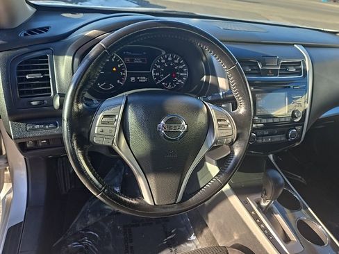 Used 2014 Nissan Altima 2.5 SV image 13