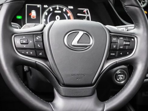 Certified 2025 Lexus ES 300h w/ Premium Package image 13