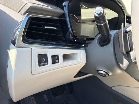 Used 2020 Cadillac XT6 Premium Luxury w/ LPO, Floor Liner Package image 37