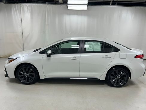 Used 2025 Toyota Corolla SE FWD image 8