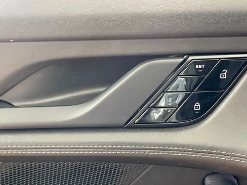 Used 2021 Porsche Taycan Turbo image 19