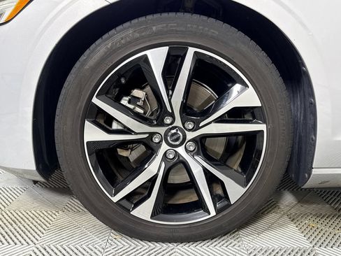Used 2025 Volvo S60 B5 Core FWD image 20