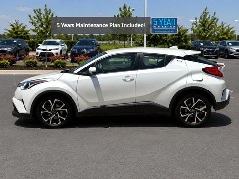 Used 2018 Toyota C-HR XLE FWD image 2