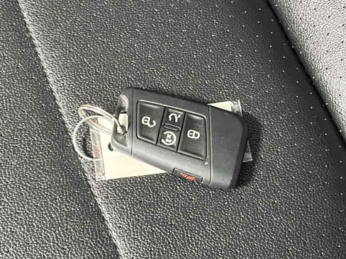 Used 2019 Volkswagen Tiguan SEL AWD/4WD image 37