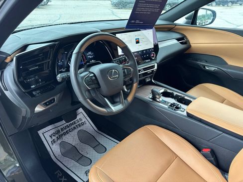 Used 2025 Lexus RX 350 Premium w/ Convenience Package AWD/4WD image 22