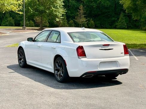 Used 2023 Chrysler 300 Touring L RWD image 5